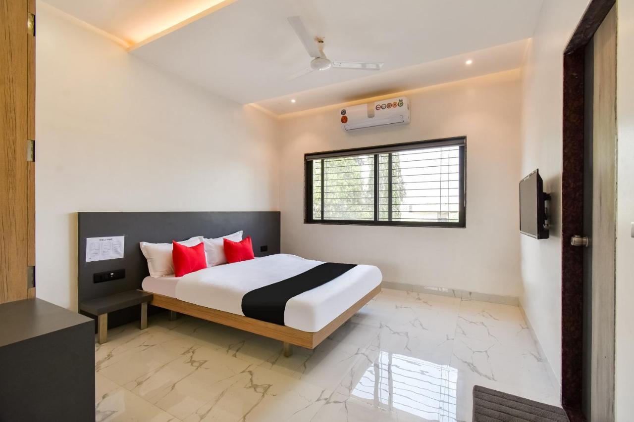 Capital O 71866 Hotel Ansh 아우랑가바드 외부 사진