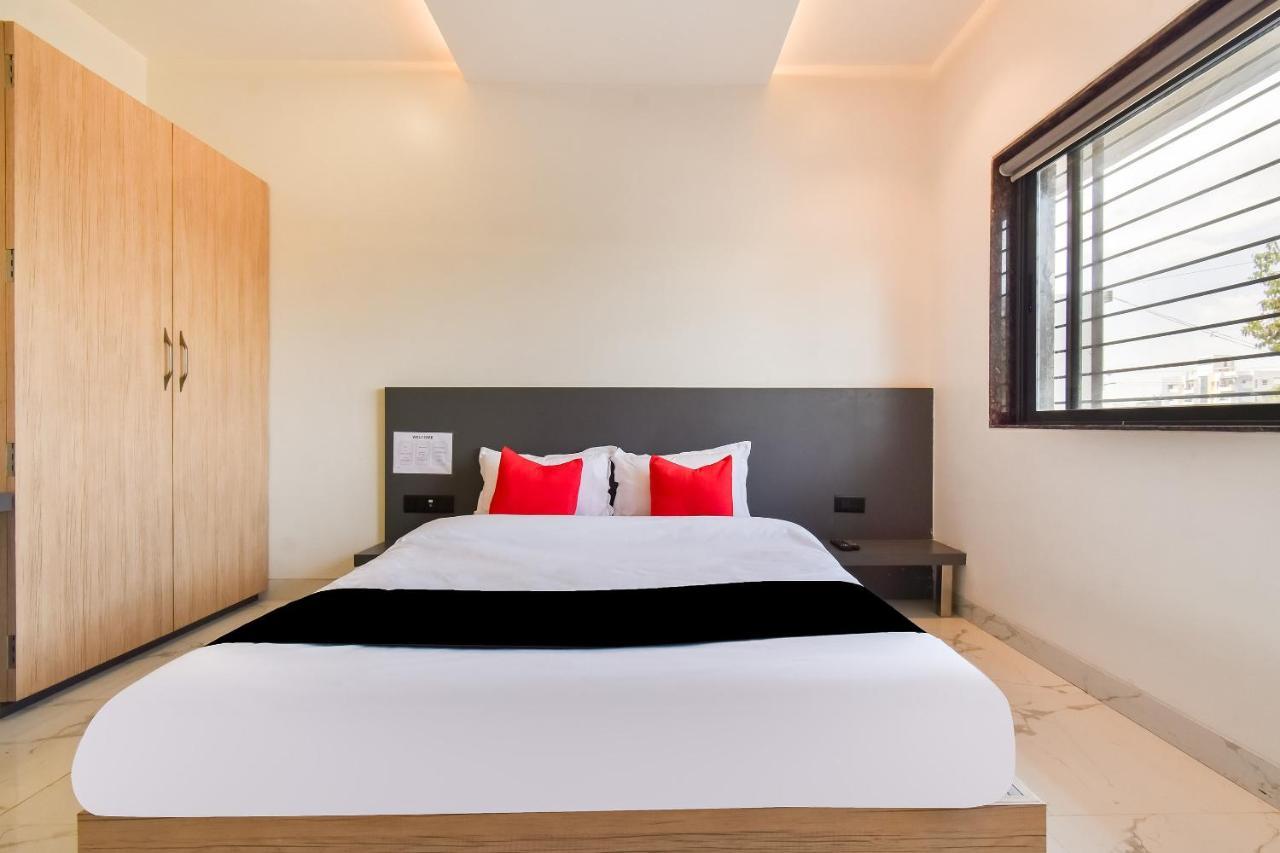 Capital O 71866 Hotel Ansh 아우랑가바드 외부 사진