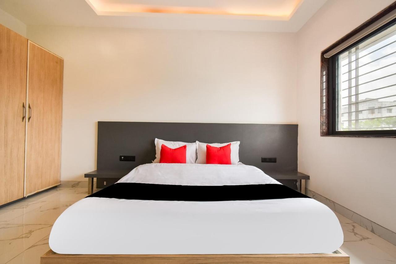 Capital O 71866 Hotel Ansh 아우랑가바드 외부 사진