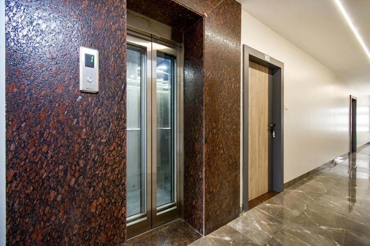Capital O 71866 Hotel Ansh 아우랑가바드 외부 사진