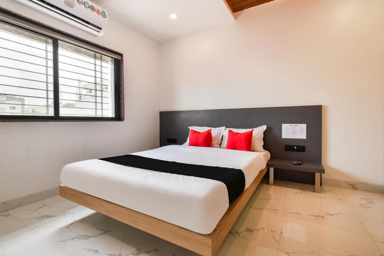 Capital O 71866 Hotel Ansh 아우랑가바드 외부 사진